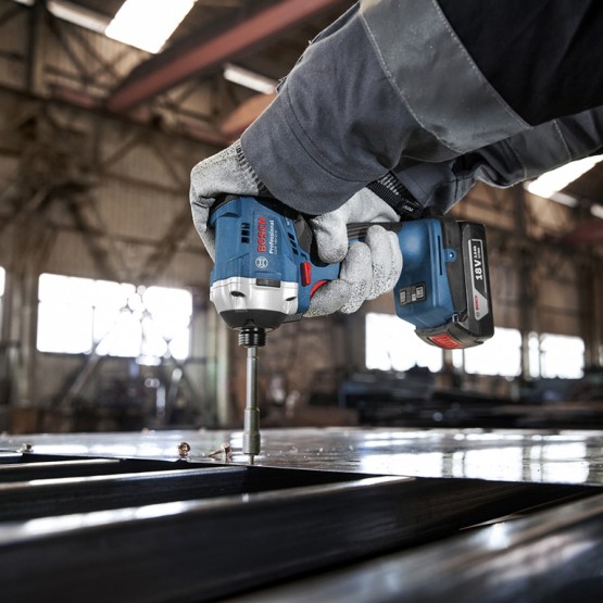 Акумулаторен ударен гайковерт Bosch GDR 18V-215 Solo, 18 V, 215 Nm, ¼", без батерия и зарядно