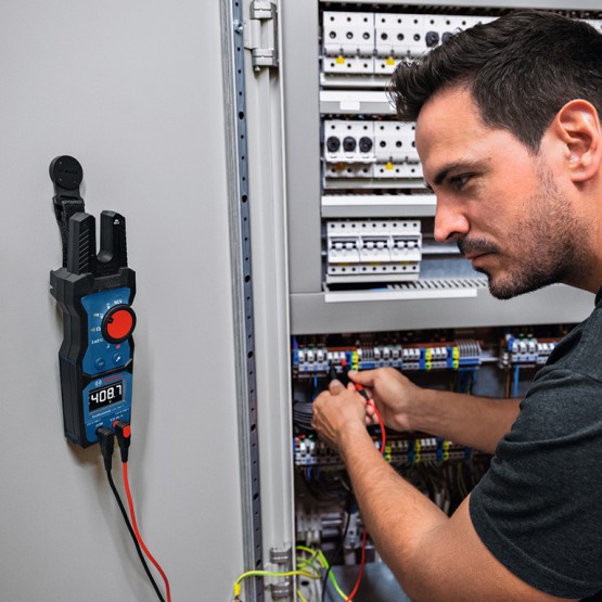 Дигитални AC/DC амперклещи Bosch токови за прецизно измерване вилкови Udc, Uac, Iac, Hz, R, AC/DC, GFM 1000-15