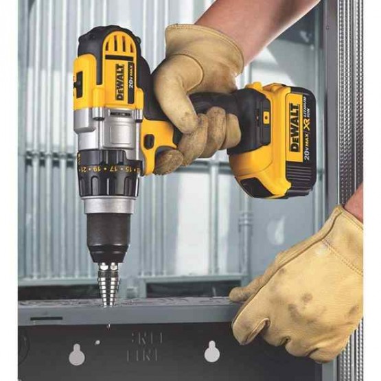 Акумулаторен винтоверт/бормашина DEWALT DCD980M2, 18V, 575-2000об/мин