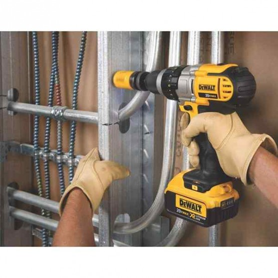 Акумулаторен винтоверт/бормашина DEWALT DCD980M2, 18V, 575-2000об/мин