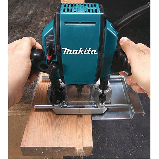 Оберфреза Makita RP0900 /900 W/