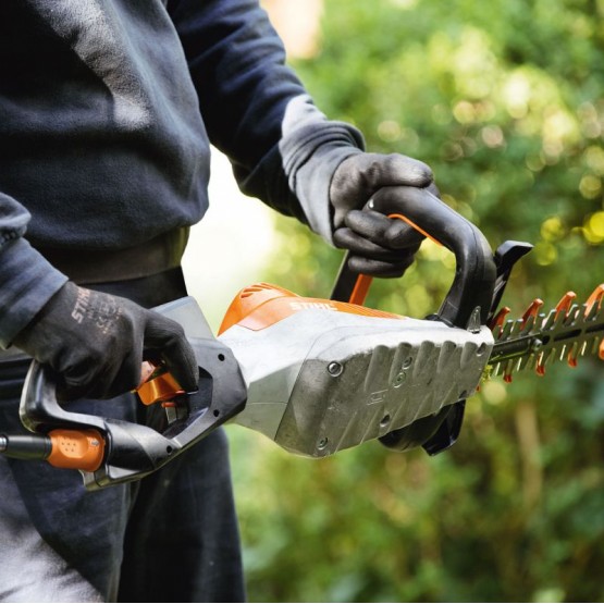 STIHL HSA 94 T Акумулаторен храсторез без батерия и зарядно 36 V 50 см (48690113516)