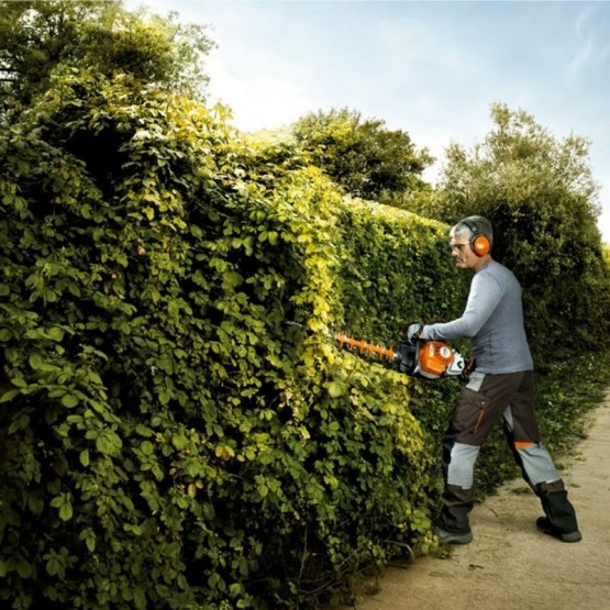 STIHL НS 82 R Бензинов храсторез 1 к.с 75 см (42370112978)