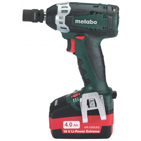 Акумулаторен ударен гайковерт Metabo SSW 200, 18 V, 210 Nm, с 2 батерии и зарядно